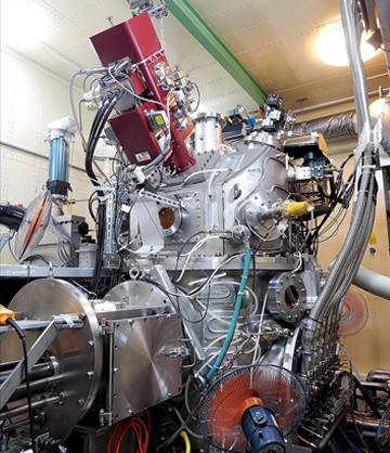 高熱負荷試験装置（JEBIS）　©量子科学技術研究開発機構（QST）