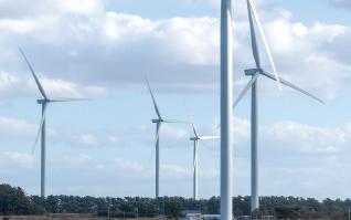 Challenge to Spread the Use of Renewable Energy~Underpinning the largest wind farm in Japan~
