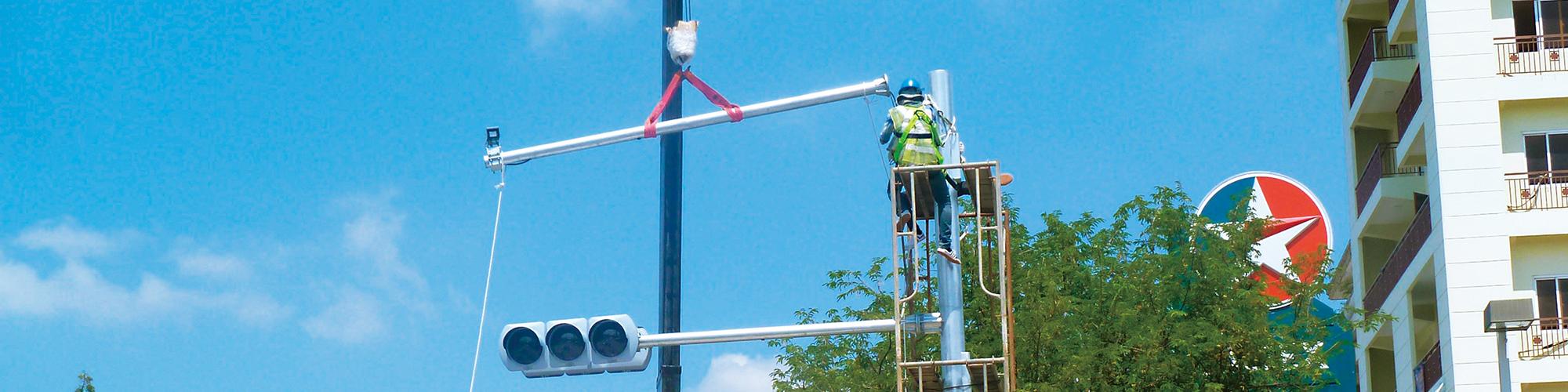 The project began but faced the difficulty of installing traffic lights.