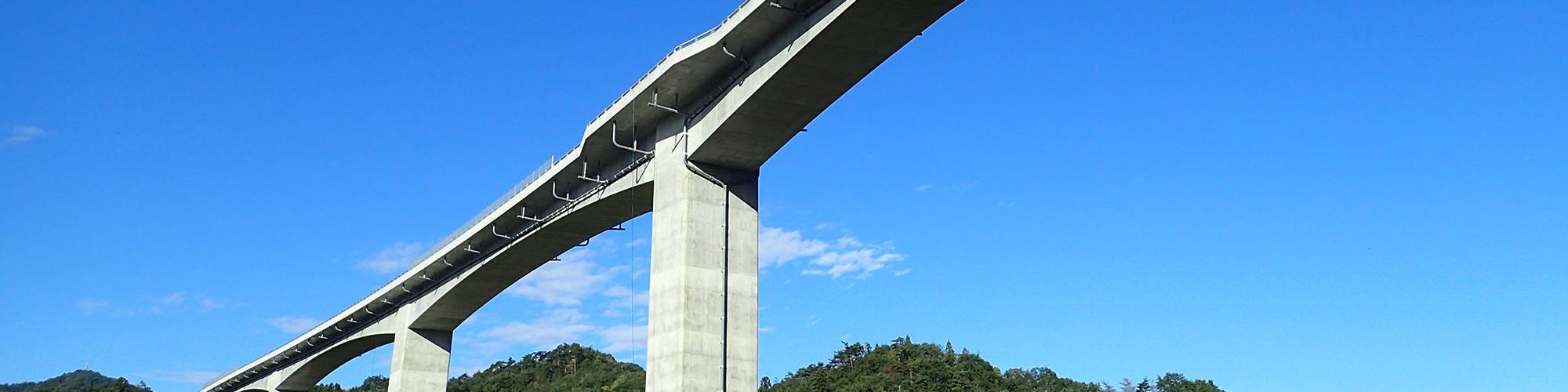 月馆高架桥(照片提供:鹿岛建设(株))