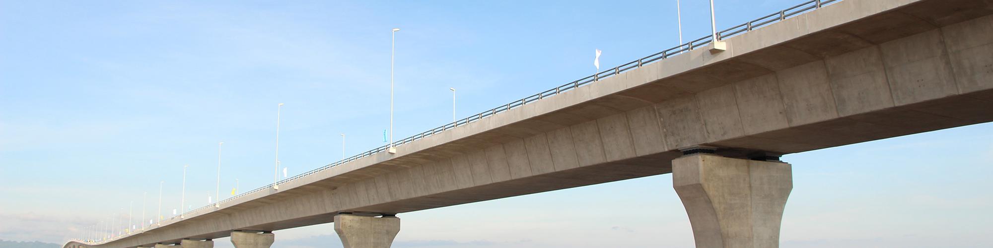 拉克芬大桥（照片提供：三井住友建设（株））