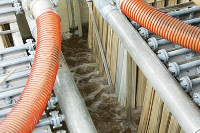 能够净化排水的POREFLON™膜组件。 尤其在石油化学工厂排水处理中发挥功效。