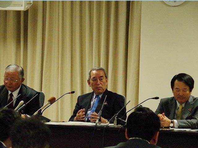 北陸新幹線 敦賀・大阪間整備の経済波及効果に関する記者会見