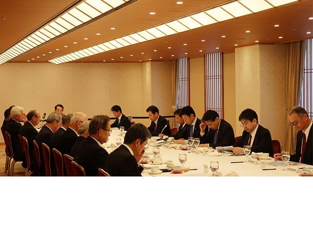 西村康稔 経済財政政策担当大臣との意見交換会