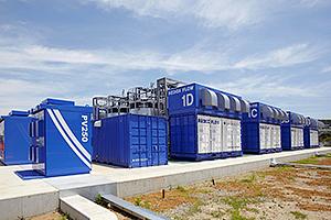 レドックスフロー電池 (写真は当社横浜製作所に設置のもの)