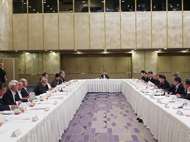 経団連首脳との昼食懇談会