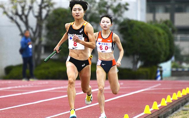 女子4×800mリレー