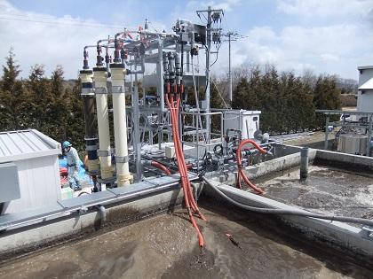 外付け式の簡易型ポアフロン®MBR装置の全景 写真提供:(一財)畜産環境整備機構