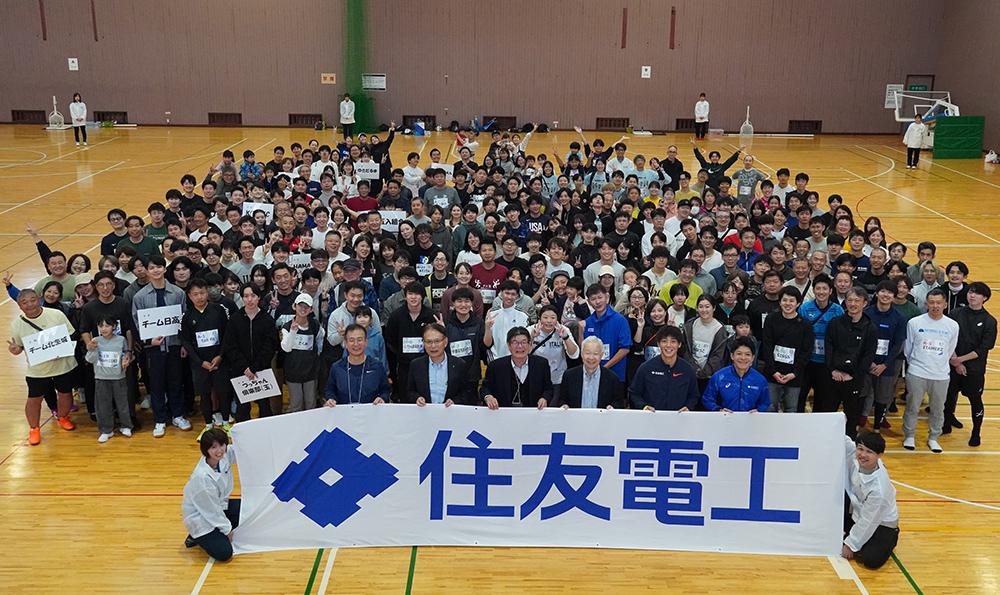 SEIチャレンジカップ開会式にて、参加者たちと