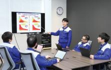 熱を帯びる開発ミーティング