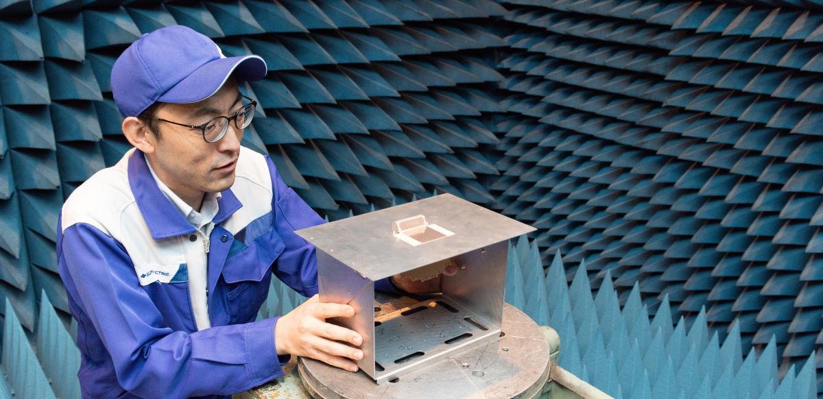 Setting a precise stage for communication performance testing