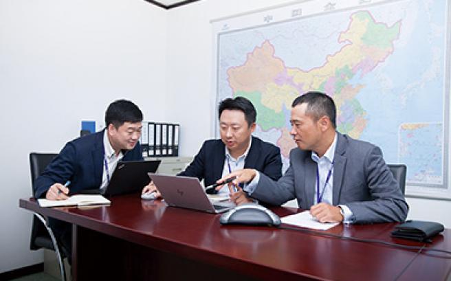 Staff members of Sumitomo Electric (Shanghai) Electronics, Ltd. who are in charge of sales in China