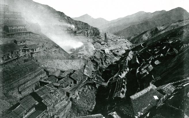 Mt. Besshi in 1881 (Photo courtesy of Sumitomo Historical Archives)