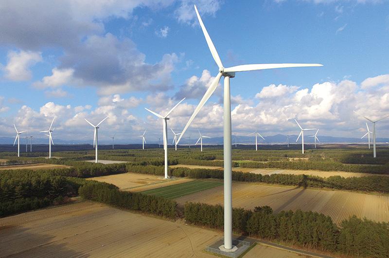 The gallant sight of Wind Farm Tsugaru (Photo courtesy of Green Power Investment Corporation)