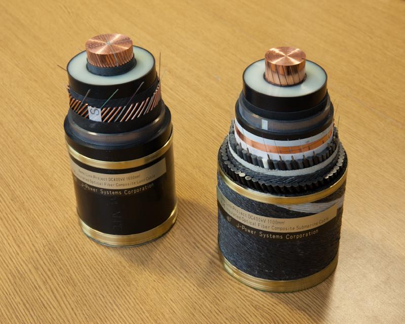 400 kV DC XLPE insulated cable samples: land cable (left) and submarine cable (right)