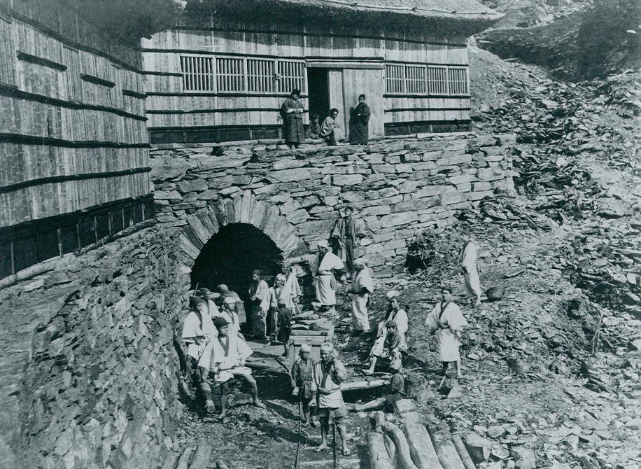 South entrance of Adit No. 1 (photographed in 1881). Evidently, tracks were laid and cargo was moved by trolley. Photo courtesy of Sumitomo Historical Archives